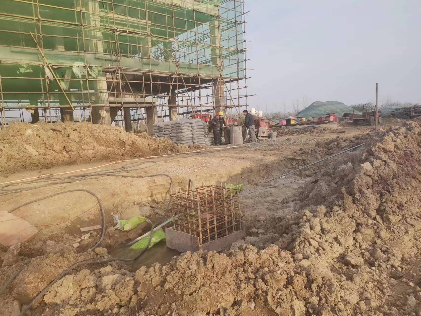 峡江当桥梁出现裂缝的时候应该及时加固修补